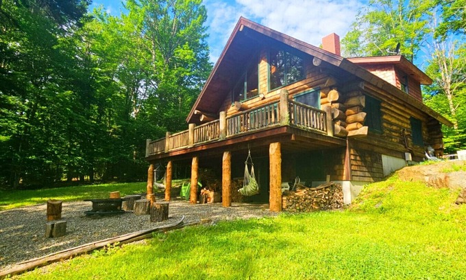 Rockwood Cabin | Beautiful Waterfront Log Cabin on Lake Brassua