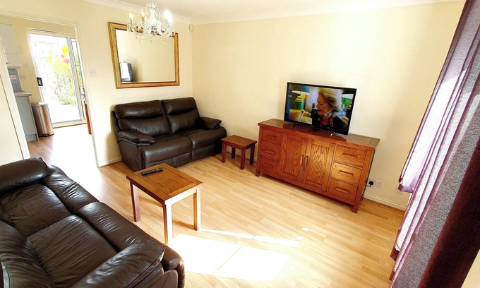 Little Hulton House | Beautifull 3 bedroom House Manchester