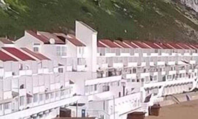 Gibraltar Apartment | Beautifully Appointed Self Catering Beach Front Apartment