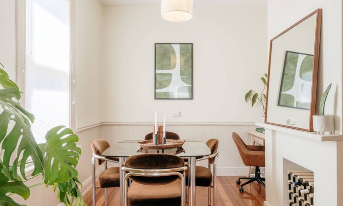 South Launceston House | Beautifully Designed Getaway | Stylish & Bright
