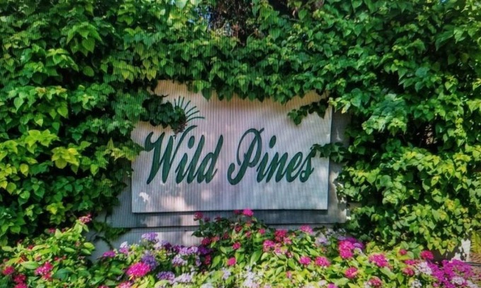 Bonita Bay Condo | Beautifully furnished 3rd floor corner condo W/view!