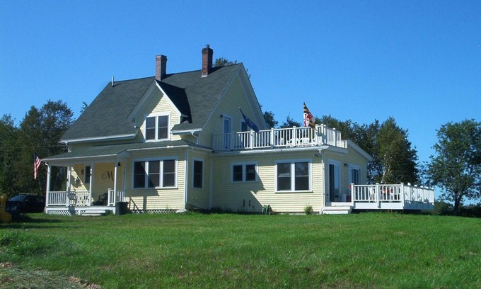 Brooksville Other | Beautifully Renovated 4 Bedroom Farmhouse