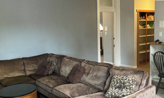 Clifton Heights Apartment | Beautifully Renovated & Fully Furnished 3 Bed Cincinnati Rental Near OTR & UC