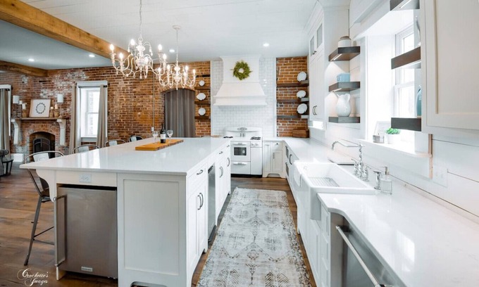 Jackson Other | Beautifully Renovated Farmhouse in Jackson, MO