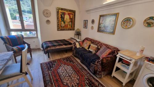 Dolcedo Apartment | Beautifully restored romantic apartment in the centre of historic Dolcedo
