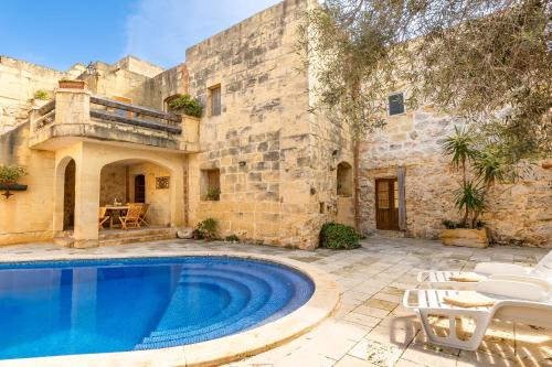 Xaghra Apartment | Bebbuxija Pool Farmhouse Gozo - Happy Rentals