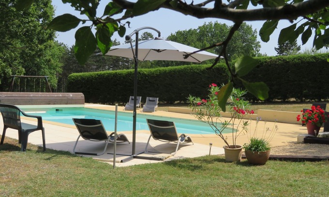 Saint-Martial-de-Nabirat Cabin | Bed and Breakfast-Dordogne-Périgord Noir-Piscine