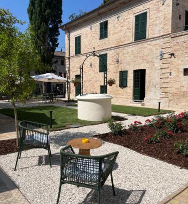 Falerone Bed & Breakfast | Bed and Breakfast Casa Castelli - ospitalità e vino