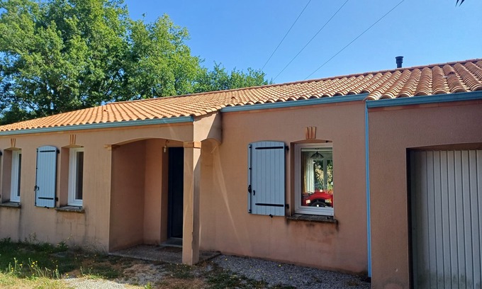 La Boissiere-des-Landes House | Bed and breakfast