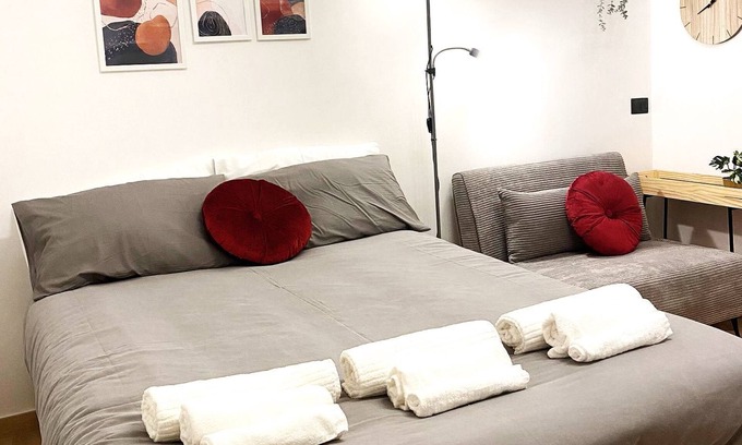 Affori Apartment | Bed&Coffee Milan 2 at 15 minutes Duomo