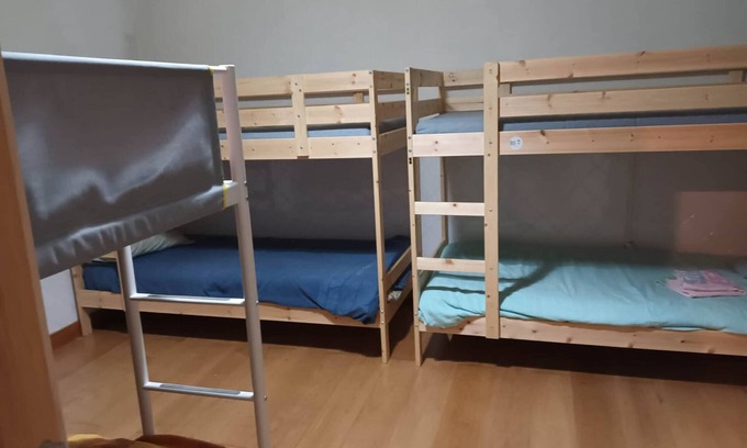 Albarraque Apartment | Bed In A 6-bed Dormitory Room 2 male And Female Mix Use