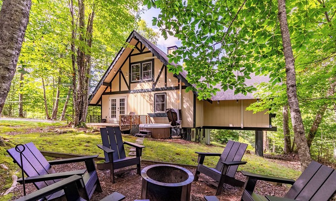Beech Mountain House | Beech Haus - Centrally located, hot tub, pet friendly!