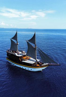 Sei Pinang Boat Rental | Behike Luxury Phinisi
