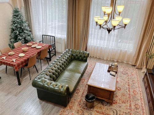 Shuangjing Apartment | Beijing City center - Luxurious duplex family flat