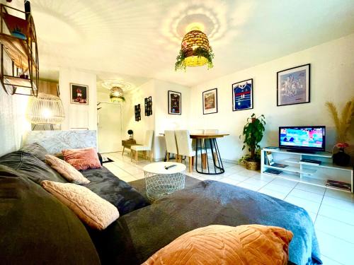 Juncasse - Argoulets Apartment | Bel Appartement T3 de 60m2 avec Parking, Terrasse, proche du Métro et du Périph