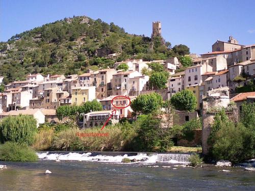 Roquebrun Apartment | Bel appartement, terrasse plein sud, Vieux Village