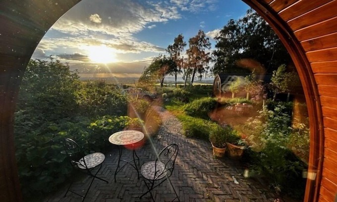 Dunbar Cabin | Belhaven Bay Pod - Luxury Double Bed - Sea View