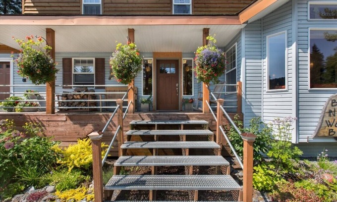 Bear Creek Bed & Breakfast | Bell In The Woods B&B
