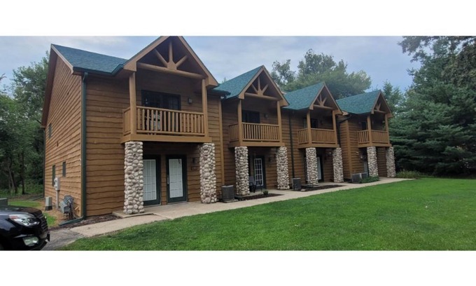 Utica House | Bella Villa familiar. WIFI. Close to Starved Rock Park Hiking trails. Relaxing!