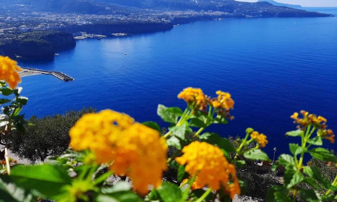Monte Chiaro House | Bella Vista House Sorrento and Amalfi Coast - free parking-solarium