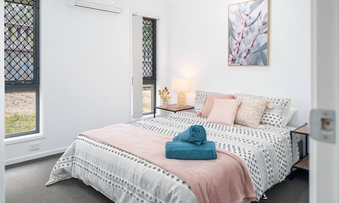 Bellbird Park House | Bellbird Park 3 bedroom Oasis-Ideal Brisbane West Location