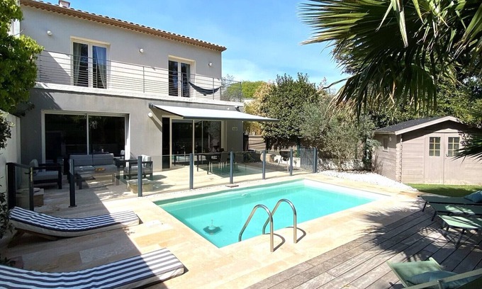 Castelnau-le-Lez House | Belle Villa Contemporaine Climatisée Avec Piscine. Environnement Très Calme!