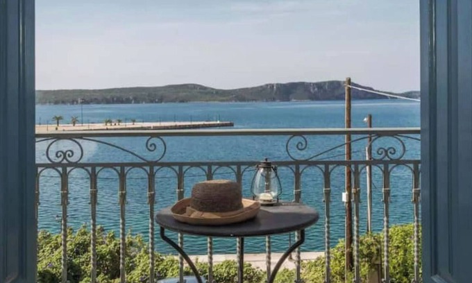 Pylos Villa | Belle Villa de Vacances au Cœur du Village de Pylos