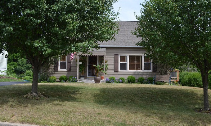 Bellefonte House | Bellecot-Sleeps 10, 13 mins to Penn State