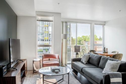 Wilburton Apartment | Bellevue jr 1br w lounge gym wd nr shops SEA-596