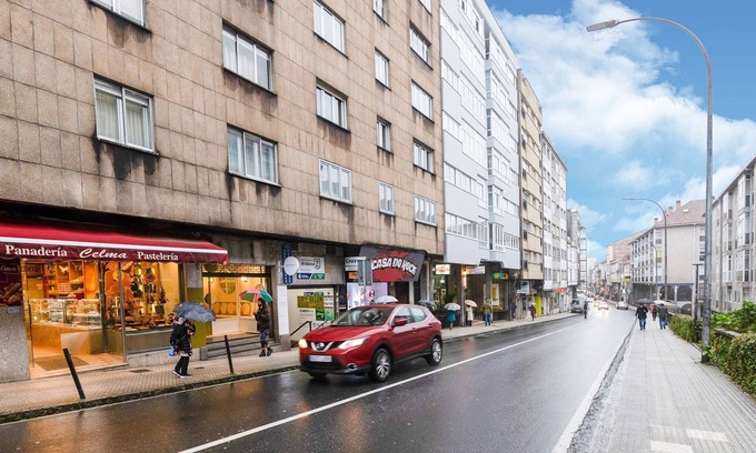 El Ensanche Zona Nuova Apartment | Belvilla by OYO Apartamento Avenida RosalÃ­a