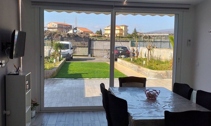 Villaggio del Pino-Le Ginestre House | Belvilla by OYO La casa di Giada