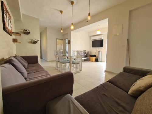 Jerusalem City Centre Bed & Breakfast | Ben Yehuda Penthouse - פנטהאוז משפחתי מקסים עם גג פרטי וג'קוזי במרכז העיר