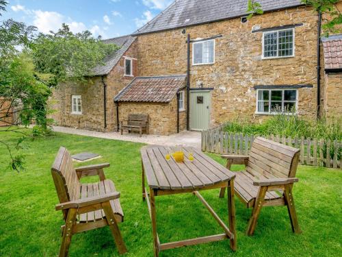 Dursley House | Bengough's Annexe