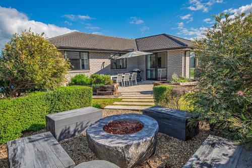 Waipu House | Bennett's Bach - Waipu Holiday Home