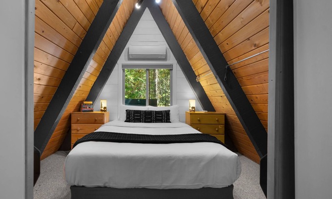 Government Camp House | Bergstrasse Getaway - Cozy A-Frame Sauna