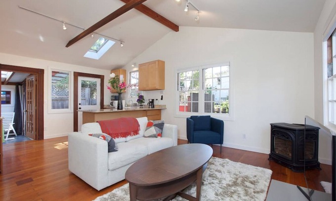 Poets Corner House | Berkeley Cottage, Comfy, Stylish ★ Good Wi-Fi