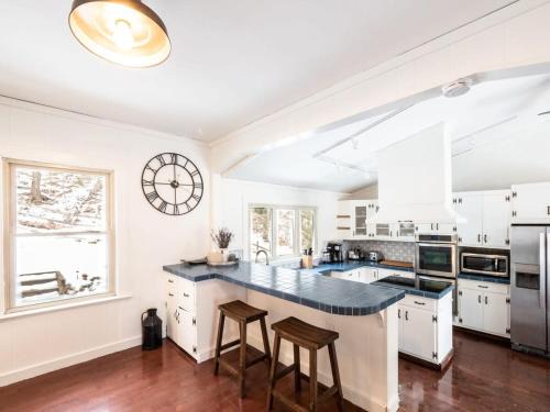 Pittsfield House | Berkshire Vacation Rentals: Chic Pittsfield Home With A View