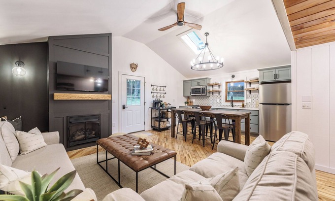 Tolland House | Berkshires Cabin: Lake Beach Hot Tub - TheWildeBNB