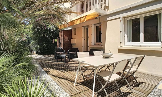 Antibes City Centre Apartment | Berlioz Garden - Jardin,Free Parking,AC,Wifi