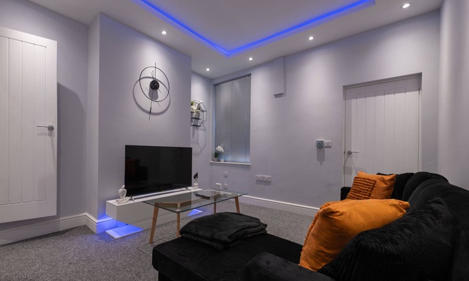 Burslem House | Bespoke 2-Bed House in Stoke-on-Trent
