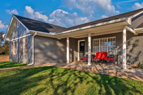 Mead House | Best Kitchen In Texoma! New! Playroom!