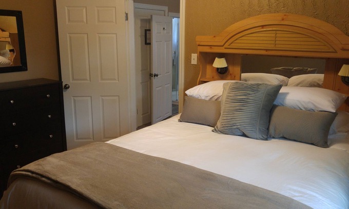 New Glasgow House | Best Value in NG! 5 Star Reviews. 1 Bedrm Suite. You'll love it!