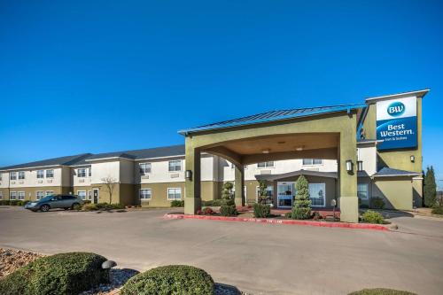 Mineral Wells Hotel | Best Western Club House Inn & Suites