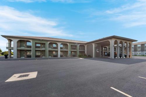 Grove City Hotel | Best Western Executive Inn