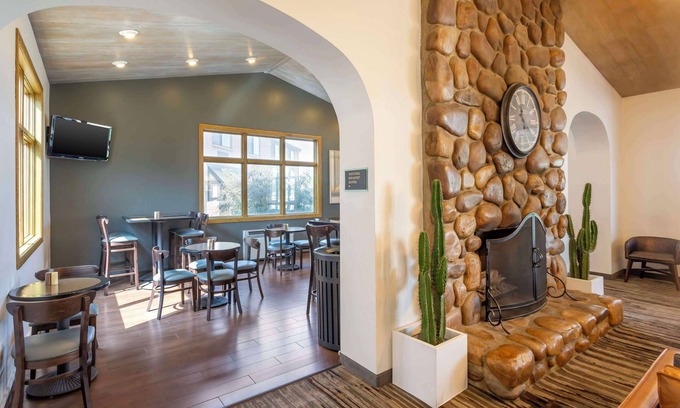 North Salt Lake Hotel | Best Western Plus Cottontree Inn