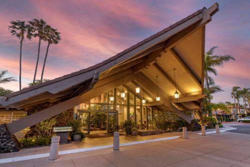 La Playa Hotel | Best Western PLUS Island Palms Hotel & Marina