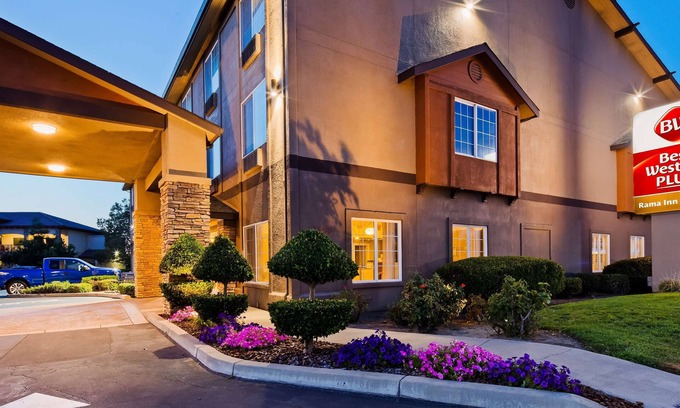 Oakdale Hotel | Best Western Plus Rama Inn & Suites