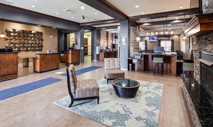 Williston Hotel | Best Western Plus Williston Hotel & Suites