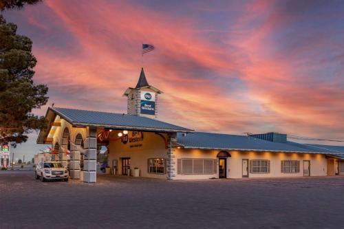 Pecos Hotel | Best Western Swiss Clock Inn