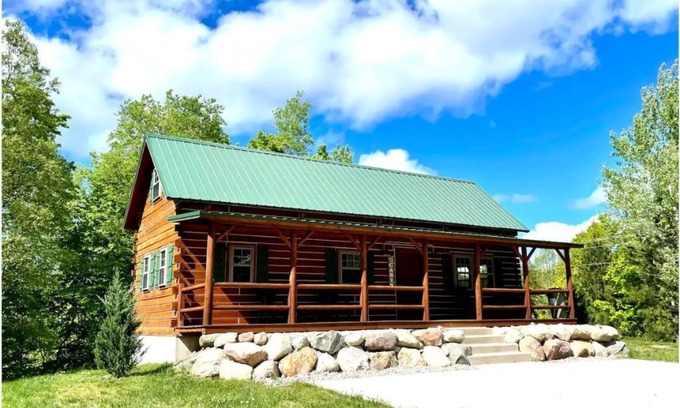 Thompsonville Cabin | Betsie River Log Cabin near Crystal Mountain!
